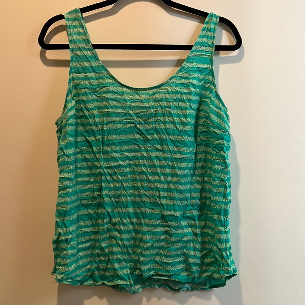GREEN GAP BLOUSE THAT SHOULD BE IRONED